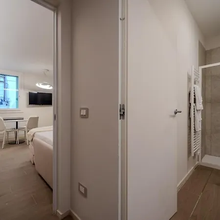 The Cereria Design Flats - Il Ceraiolo Pet Free *